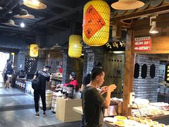 -艳阳天民俗村(公园路店)