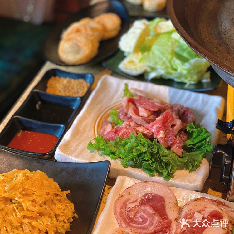 据说打工人都爱这家烤肉，口味棒，服务好