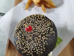 恶魔黑汉堡-五合院·整点烤肉