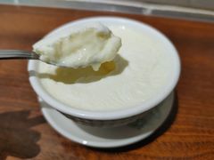 剥开表层的双皮奶-民信老铺(华盖路店)