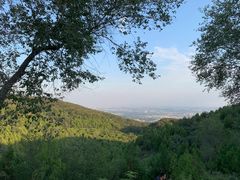 -鬼笑石后山停车场