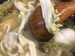 -周鱼小馆石锅酸菜鱼(活力汇店)