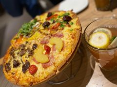 大宴金作巨大的披萨薄脆四合一-必胜客(花舞大唐博物馆店)