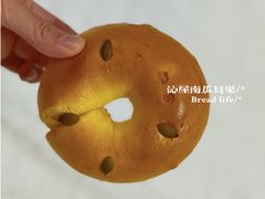 -沁屋面包店(人民东路店)