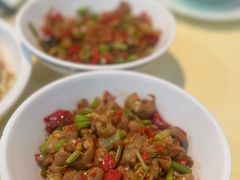 酸菜爆炒肥肠-笨罗卜浏阳菜馆(龙华鹏润达店)