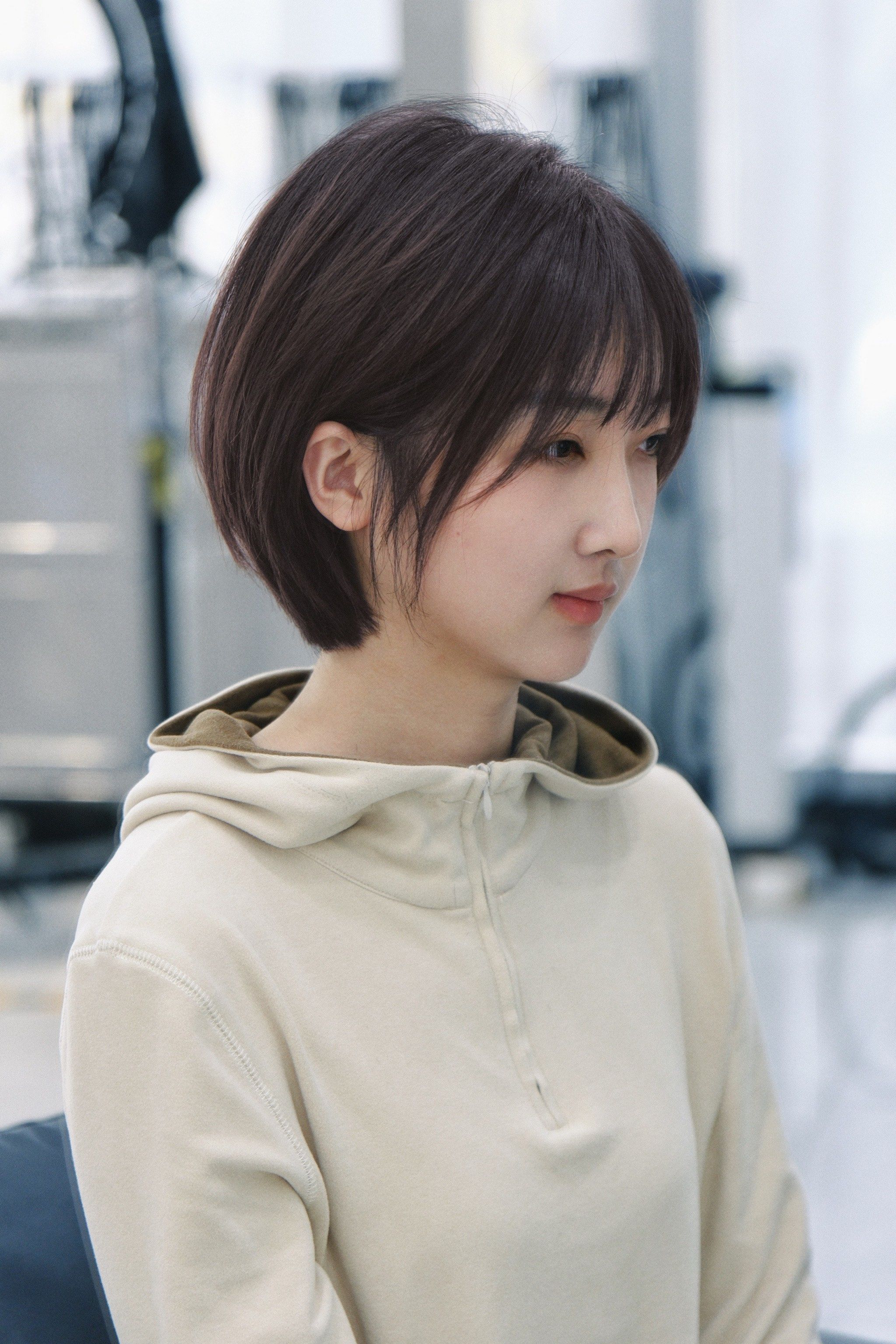 日系短发
超有氛围感减龄好看
短发女生一定不要错过发型
整体