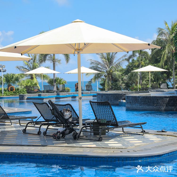 基本每间房间都可以看到海，房间内有一个独立的阳台