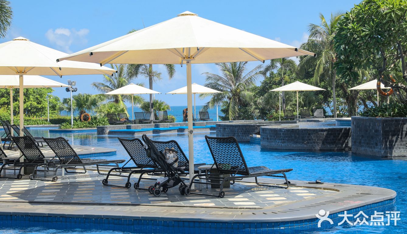 基本每间房间都可以看到海，房间内有一个独立的阳台