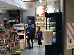 -良品铺子(白云新世界店)