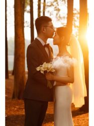 -雪中彩影婚纱摄影·微光艺术中心