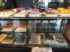 面包甜点陈列柜-广州富力君悦大酒店·凯菲厅