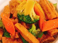 时蔬豆腐煲-九花山烤鸭店
