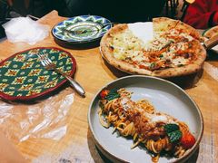 狂野榴莲双拼披萨-盘炉forenza·云贵川融合小食堂 ( 钟楼中柳巷店)
