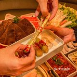 吃火锅or吃甜品⁉️帅哥不需要做选择
