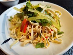 -河畔春天时尚餐厅