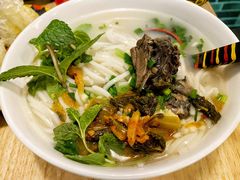 乌骨鸡饵丝-阿依云