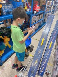 -逝水玩具折扣店