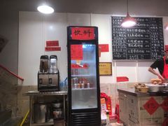 -柳州肥姨妈大骨螺蛳粉(万达中心店)