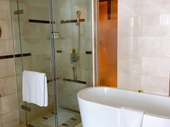 -青岛海尔洲际酒店