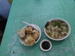 -依云煎包店