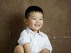 android_upload_pic-正午照相馆·全家福·证件照·轻写真