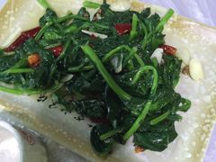 清炒油菜-茂县小辣椒川菜馆-羌家铜锅土火锅