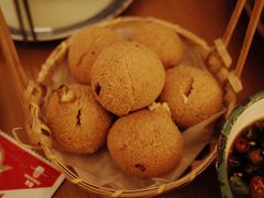 -包整·丝娃娃(一览甲秀楼风景店)