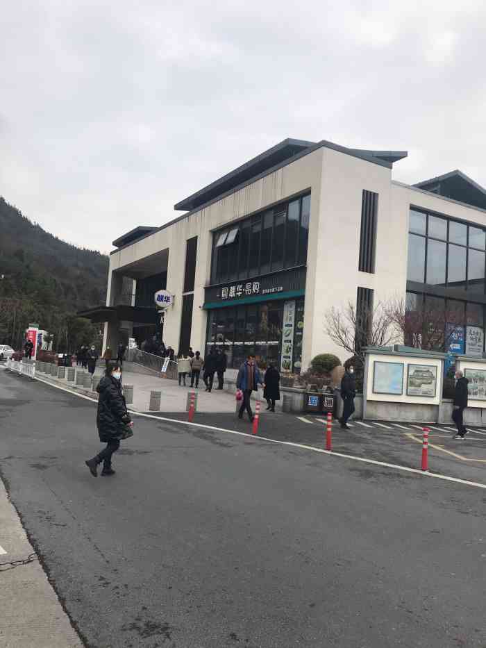 建德服务区-"今天旅游团路过建德服务区,走进服务区,一.