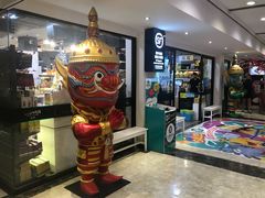-曼谷四叶草彩妆&纪念品  (chitlom)