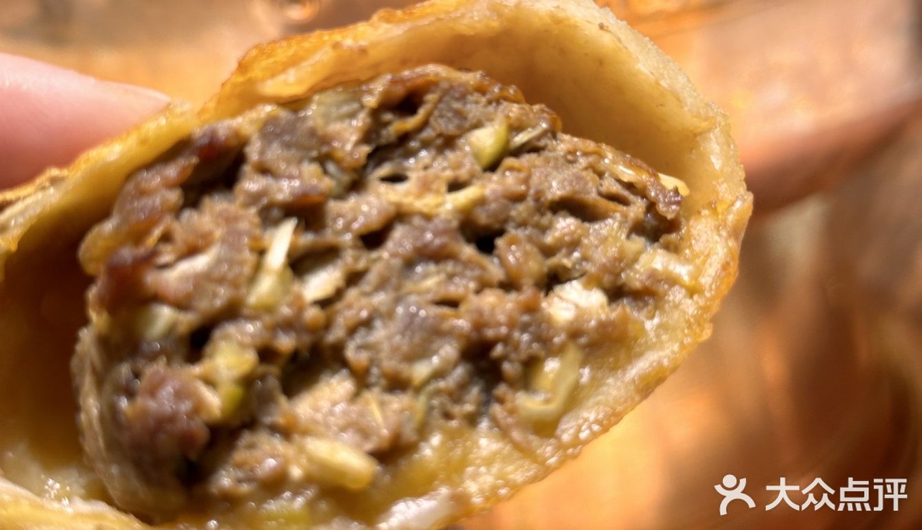 汤是清水涮！就代表羊肉是最好的！要是来点老北京糊饼