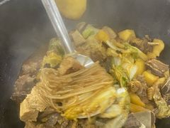 -粘豆包柴火铁锅炖