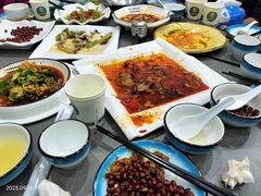 -何猫特色黄焖羊肉
