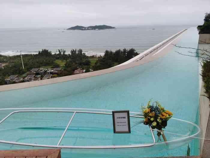 三亚保利瑰丽酒店-"小红书上看到的网红酒店,有网红楼梯和无边.