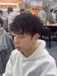 -藤野造型烫染·漂发