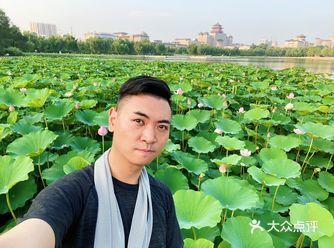 第一次来莲花池公园儿跑步 现在正式莲花盛开的时节