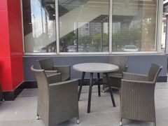 露天位-麦当劳(花桥得来速店)