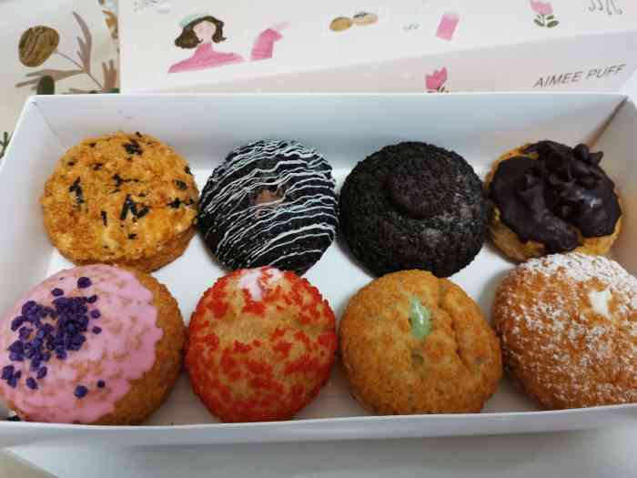 爱蜜泡芙(惠山万达店)-"在惠山万达的过道里一个移动摊位,好多口味.