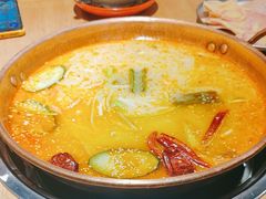 -洱火云南酸菜牛肉火锅(石景山当代商城店)