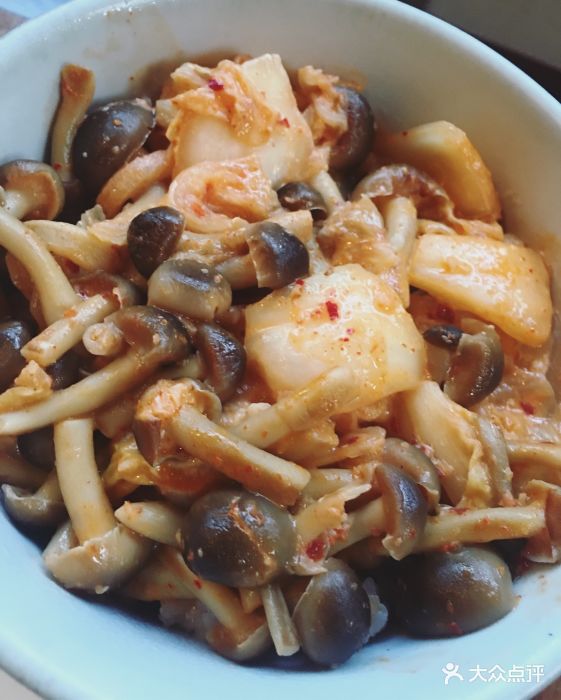 铃木食堂(北新桥店)泡菜蘑菇饭图片