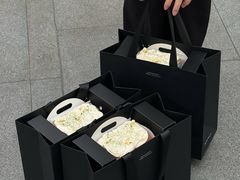 -白蘭BLANK(杭州湖滨银泰in77C区店)