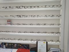 -美式眼镜·授权蔡司.依视路.尼康.豪雅.明月(南翔印象城店)