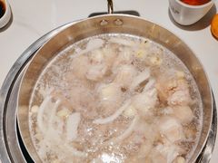 -洪氏嗨捞·广东猪肚鸡·椰子鸡火锅(西咸万象城店)