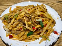 酸笋炒大肠-牛八宝桂林米粉(八里庄店)