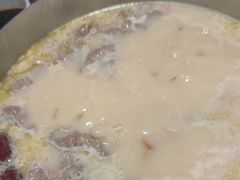 -洪氏嗨捞·广东猪肚鸡·椰子鸡火锅(西咸万象城店)