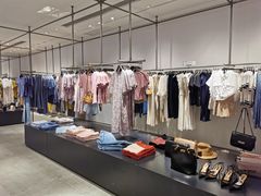 -URBAN REVIVO(欢乐海岸购物中心店)