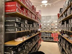 -UNDER ARMOUR(新燕莎奥莱店)