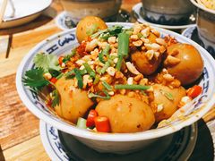 -沪小二炭火蛙锅(淮海中路美食不夜城店)