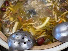 -东巴谷野生菌火锅餐厅