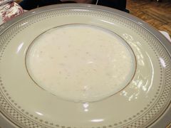奶油松茸蘑菇汤-莫斯科餐厅