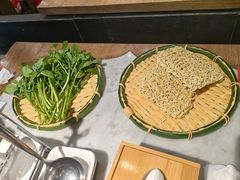 -尚尚仙·酸汤猪手·猪肚鸡火锅(华联万柳购物中心店)